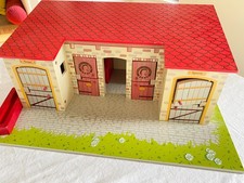 Reiterhof aus Holz / für Schleich-Pferde geeignet