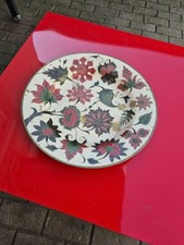 Vintage Emaille Wandteller aus Messing mit Blätterdekor emailliert 31 Cm