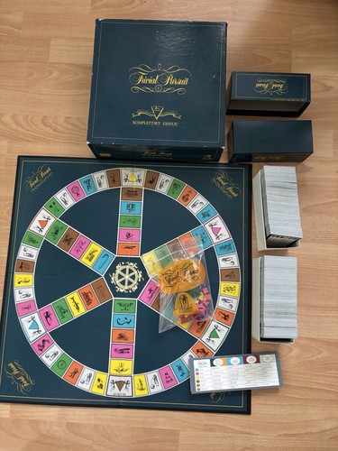 Trivial pursuit genus edition - pursuit,