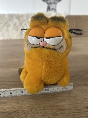 Grumpy cat garfield retro - cat,