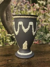 Large vintage wedgwood vase - large,