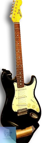 Gitarre schwarz hiwatt - +,