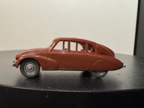 Tatra limousine sedan auto - 87,