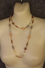 HALSKETTE   GOLDFARBEN HELLBLAU HELL ORANGE PERLEN CA 100 CM