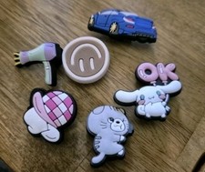 6 Jibbitz Schuh Pins Crocs Schuhanstecker mix Smiley Fön  Auto Katze ...