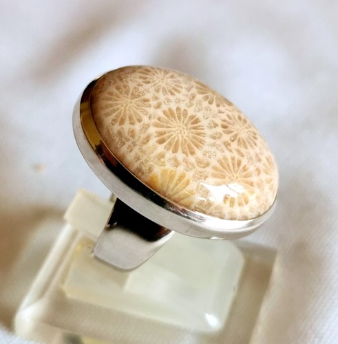 Ring mit fossiler - , koralle
