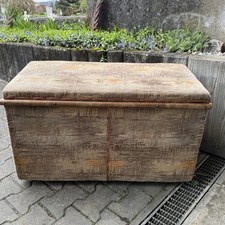Alte Holztruhe / Sitztruhe mit