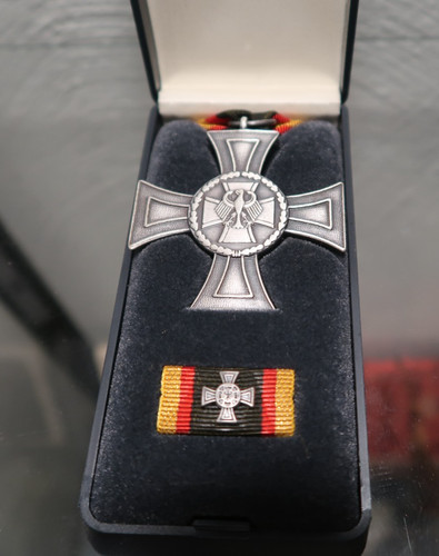 Orden ehrenkreuz der - orden,
