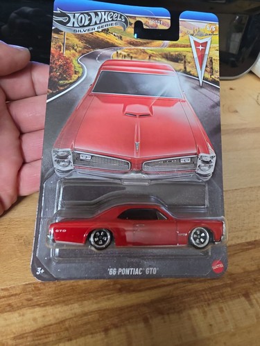 Hotwheels silver pontiac - silver,