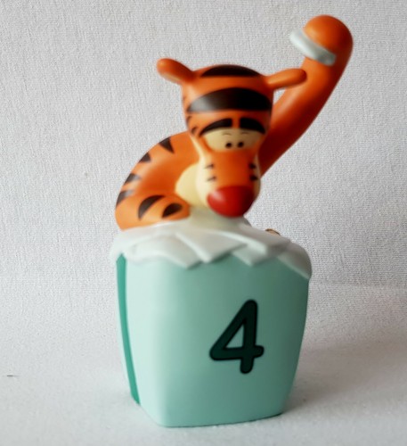 Enesco disney pooh - pooh, &