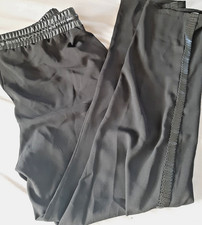 Hosenanzug, schwarz, mit Ledereinsätzen, Jacke ohne Verschluss, Casual, Gr.42/44