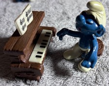 SELTEN: SCHLUMPF MIT KLAVIER