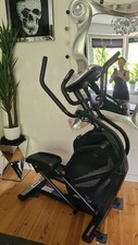 Crosstrainer abzugeben. Vor 2,5 Jahren für 1500e gekauft. Kaum  benutzt.
