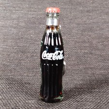 Vintage 80er Coca-Cola Schlüsselanhänger Miniatur Glas-Flasche mit Inhalt 8 cm