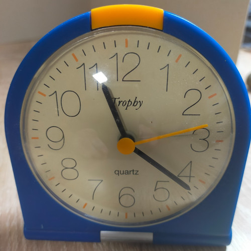 Reisewecker batteriebetrieben
