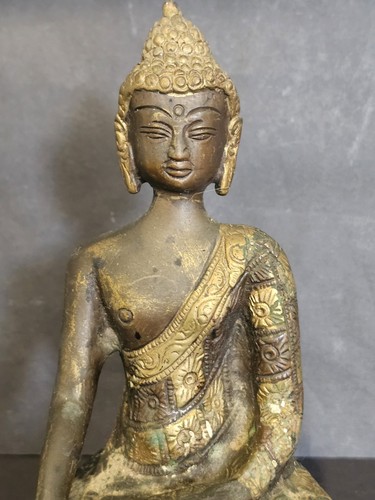 Vintage buddha statue - buddha, aus