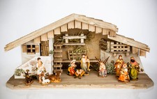 Große Weihnachtskrippe Krippe-(W03+KF5)mit Figuren ca.9 cm- Krippenstall 