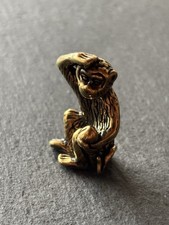 Affe mit Kokosnuss aus Messing