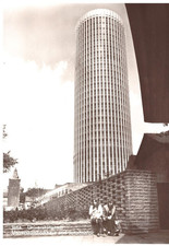 AK DDR Jena Uni Hochhaus Keksrolle 2 Jugendliche 1973