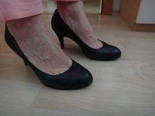 schwarze 5th Avenue Pumps, Gr. 41, rote Sohle,