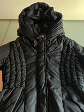 *Luxus* Designer Daunenmantel von Silkandsole Gr.36/38 (it.44)-schwarz-Brosche