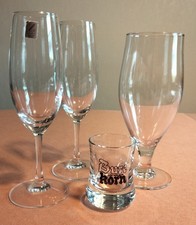 4 Gläser - 2 Sektgläser, 1