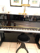 Yamaha Klavier / Piano Schwarz Modell  P116 T 153cm x 58cm x 67 cm