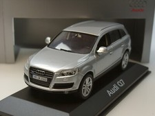 Schuco Audi Q7, licht-silber