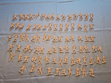 Militär, Soldaten Konvolut * 85 Figuren, unbemalt.