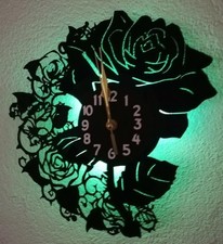 Handgemachte Wanduhr aus Schallplatte mit LED Beleuchtung | leises Uhrwerk