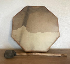 Deko Terre Schamanentrommel Ziege Oktagon 40cm mit Schlägel 8-eckig achteckig