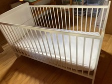 Babybett Kinderbett Junior weiss 140x70 mit Matraze top Zustand