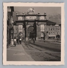 Innsbruck 1956 - Passanten am