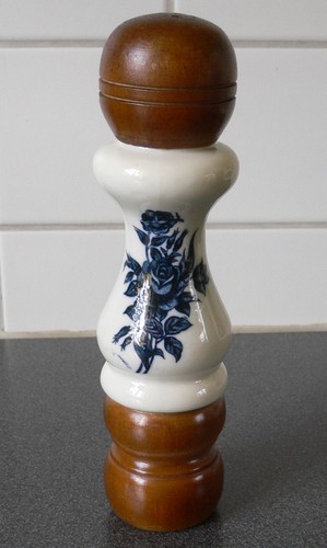 Salzstreuer 5cm hoch - 18,5cm,