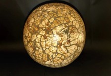 Dekokugel mit Eierschalen-Mosaik