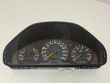 Tacho Kombiinstrumente