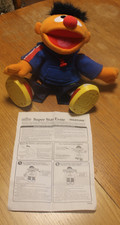 Mattel / Fisher-Price,"Super Star Ernie", Puppe spricht und bewegt sich, Geprüft