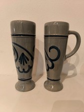 2 Steingut Bierkrüge 0,5