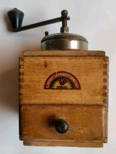 Antike kaffeemühle mit - kaffeemühle,