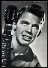 Ansichtskarte Peter Kraus, Porträt des Sängers mit seiner Gitarre 