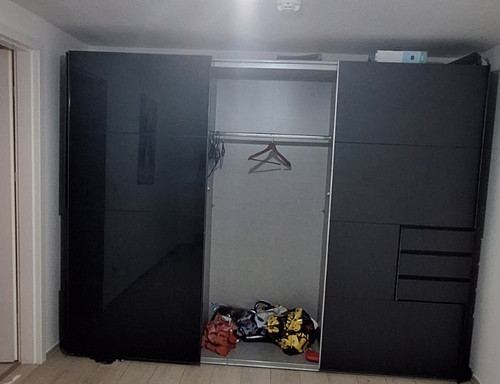 Einbaukleiderschrank 217x202