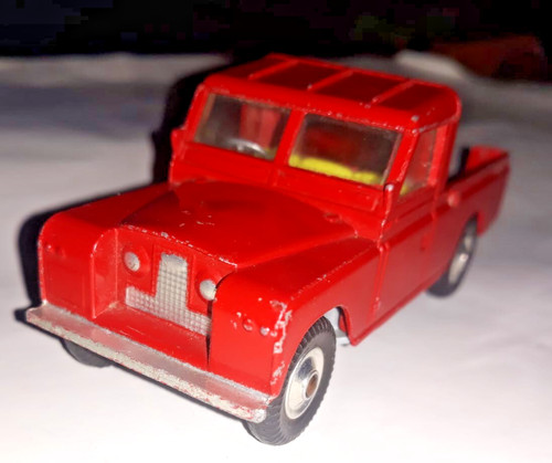 Corgi land rover parade - ©,