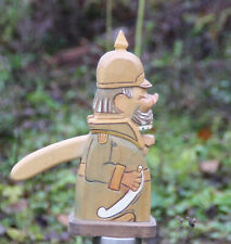 Nussknacker Holz Wachmann Schutzmann Pickelhaube antik handgeschnitzt Nüsse