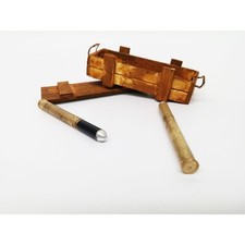 Metallgranaten mit Holzkiste