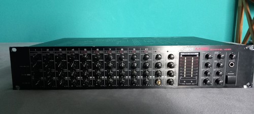 Roland 12e channel mixer - 12,