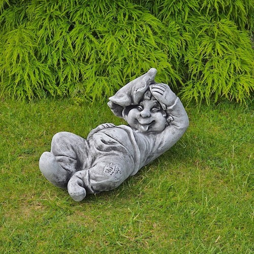 Steinfigur liegender troll - steinfigur,