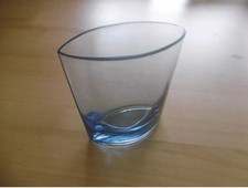 blaue ovale Vase aus Glas - 11 x 6cm 14cm hoch - neuwertig