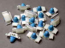 20 Zierleiste Klammer