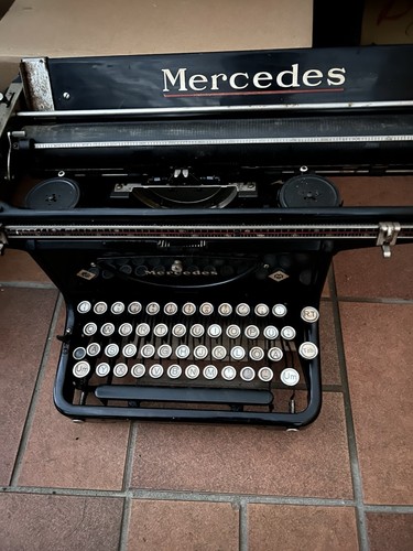Schreibmaschine von mercedes - von,
