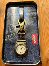 Levi's Taschenuhr mit Kompass